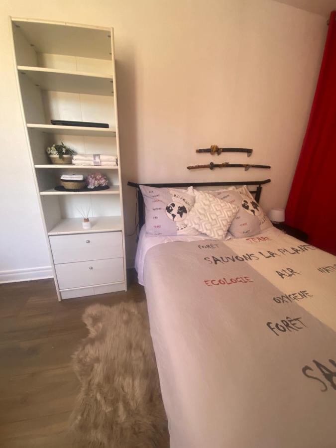 salle calme Libourne Extérieur photo