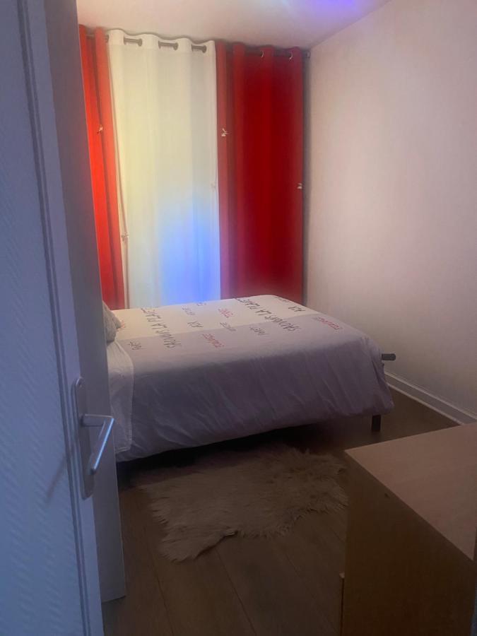 salle calme Libourne Extérieur photo